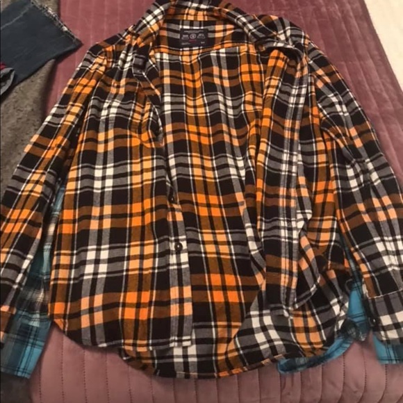 Flannels - Picture 2 of 4